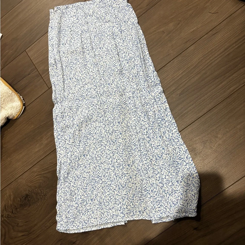 H&M Floral Blue and White Women's Skirt